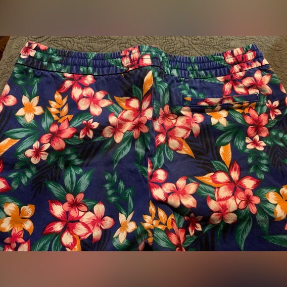 Tommy Hilfiger Floral Multicolor casual Hawaiian 🌺 Shorts men’s Medium - Picture 12 of 12